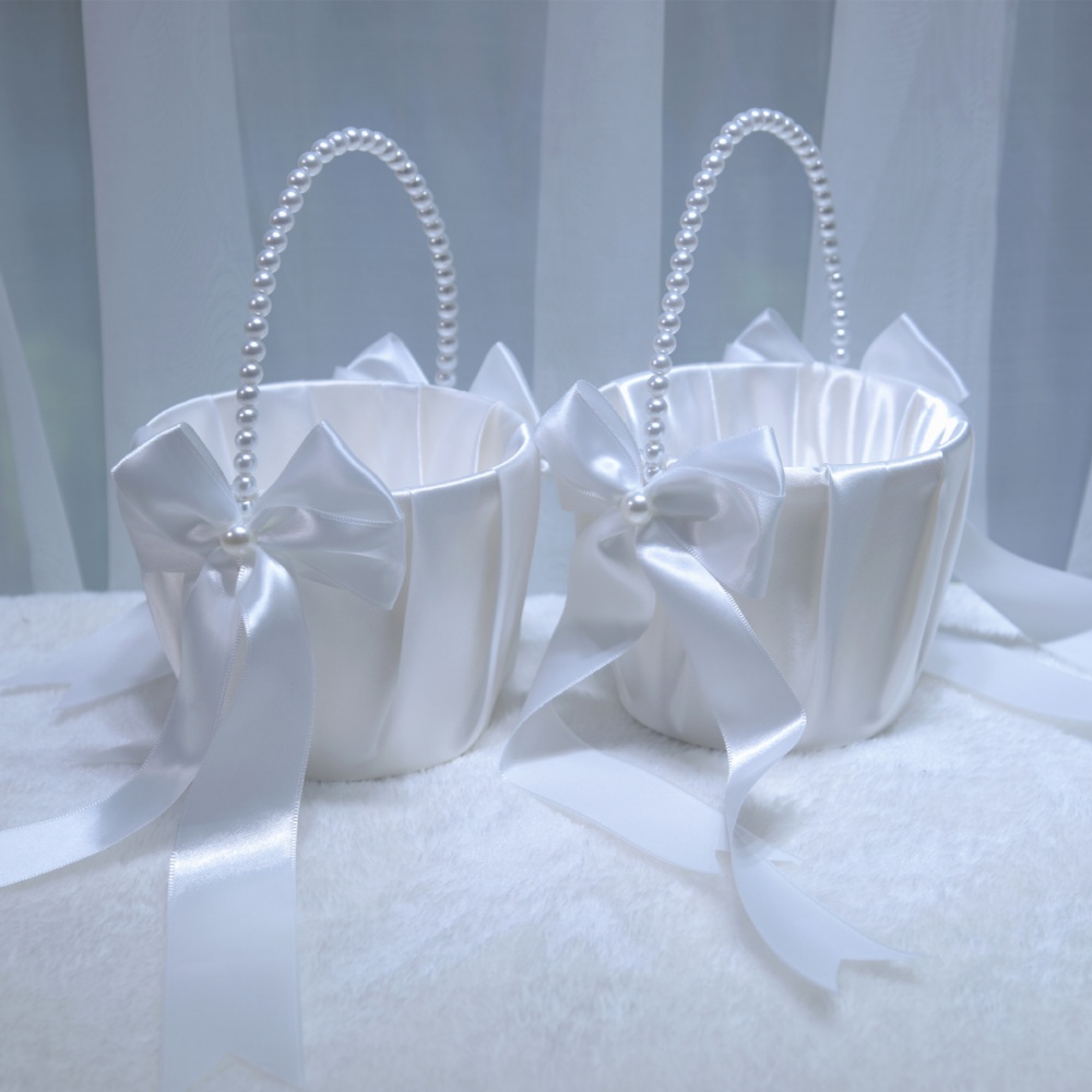 Biały satynowy kosz dla dziewc – Wedding Hampers recenzja i cena